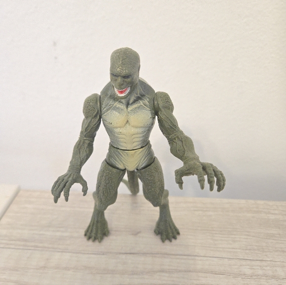 Spiderman Other - AMAZING SPIDER-MAN REPTILE MARVEL FIGURE MOSC 4" HASBRO 2011 RARE